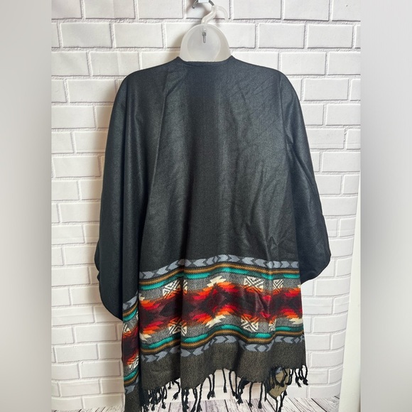 Reversible Acrylic women Poncho made in ECUADOR/black one size - Picture 7 of 10
